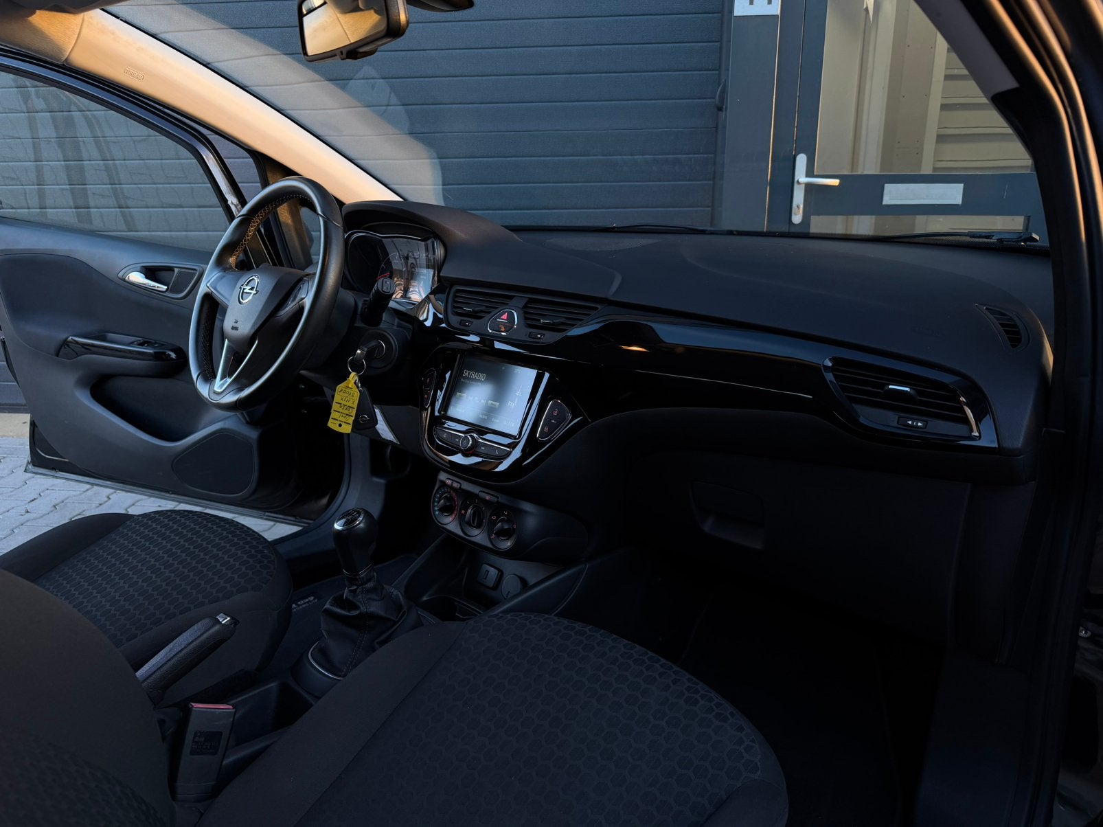 Foto 13 van Opel Corsa 1.0 | CarPlay | Airco | Nieuwe APK | OH-beurt