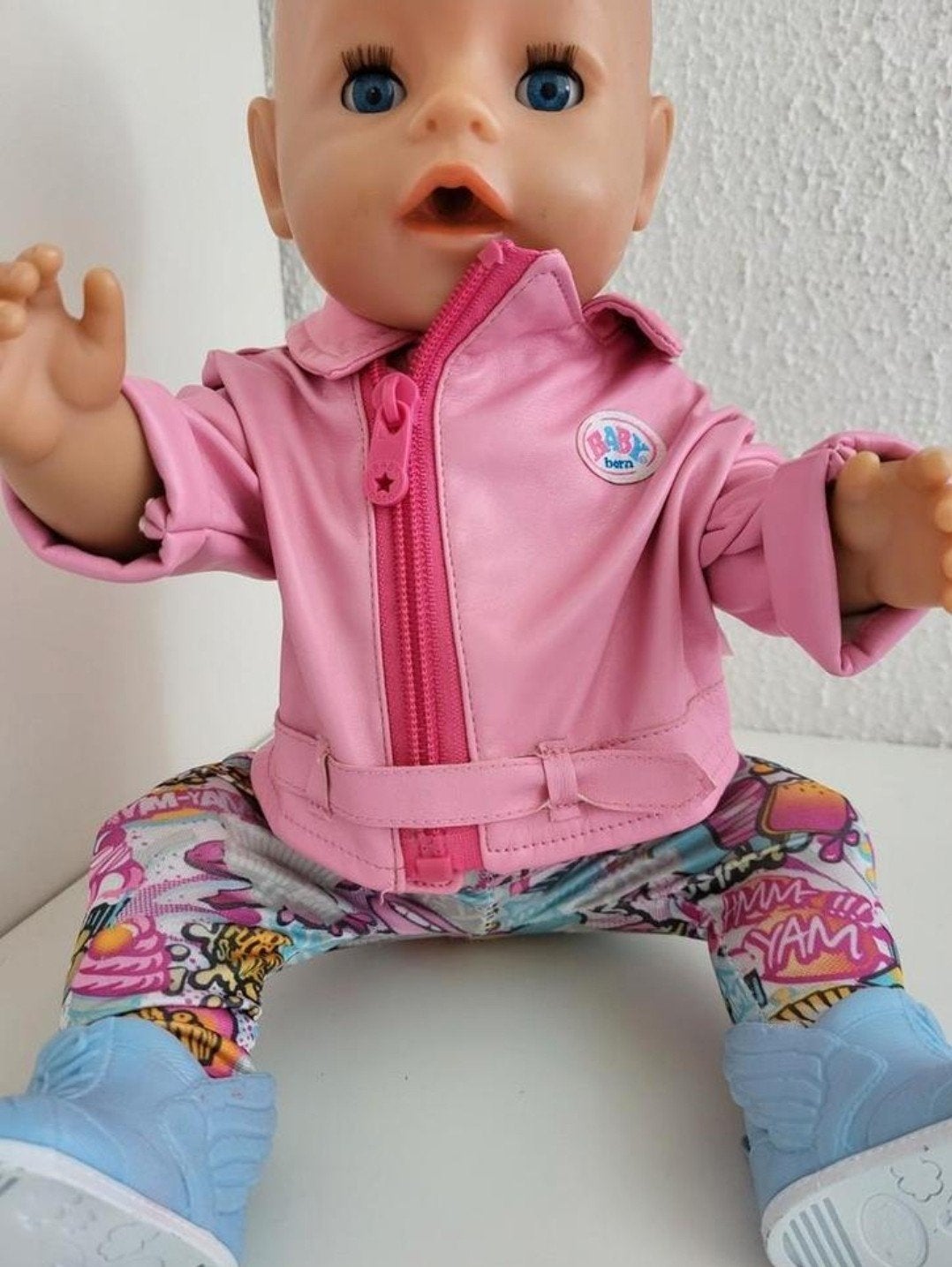Baby Born Kleertjes City Scooter set Deluxe Babyborn.
Born k, Ophalen of Verzenden, Zo goed als nieuw, Babypop