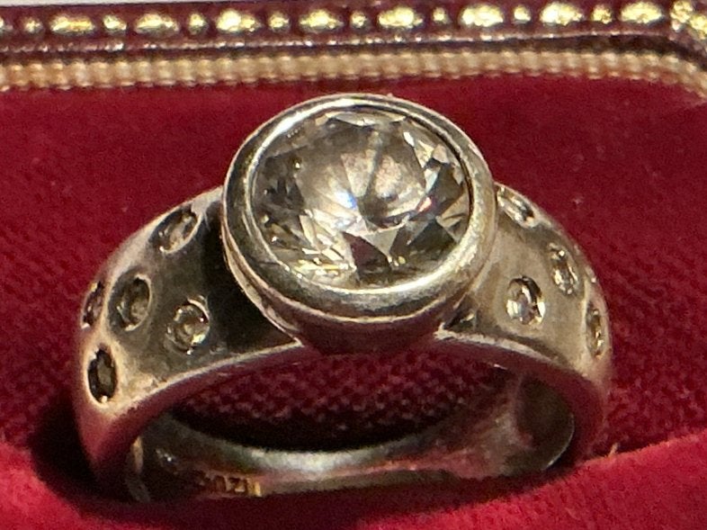 PRACHTIGE 925 ZILVEREN RING MET WITTE EDELSTENEN, Verzenden, Zilver, Ring, Met edelsteen