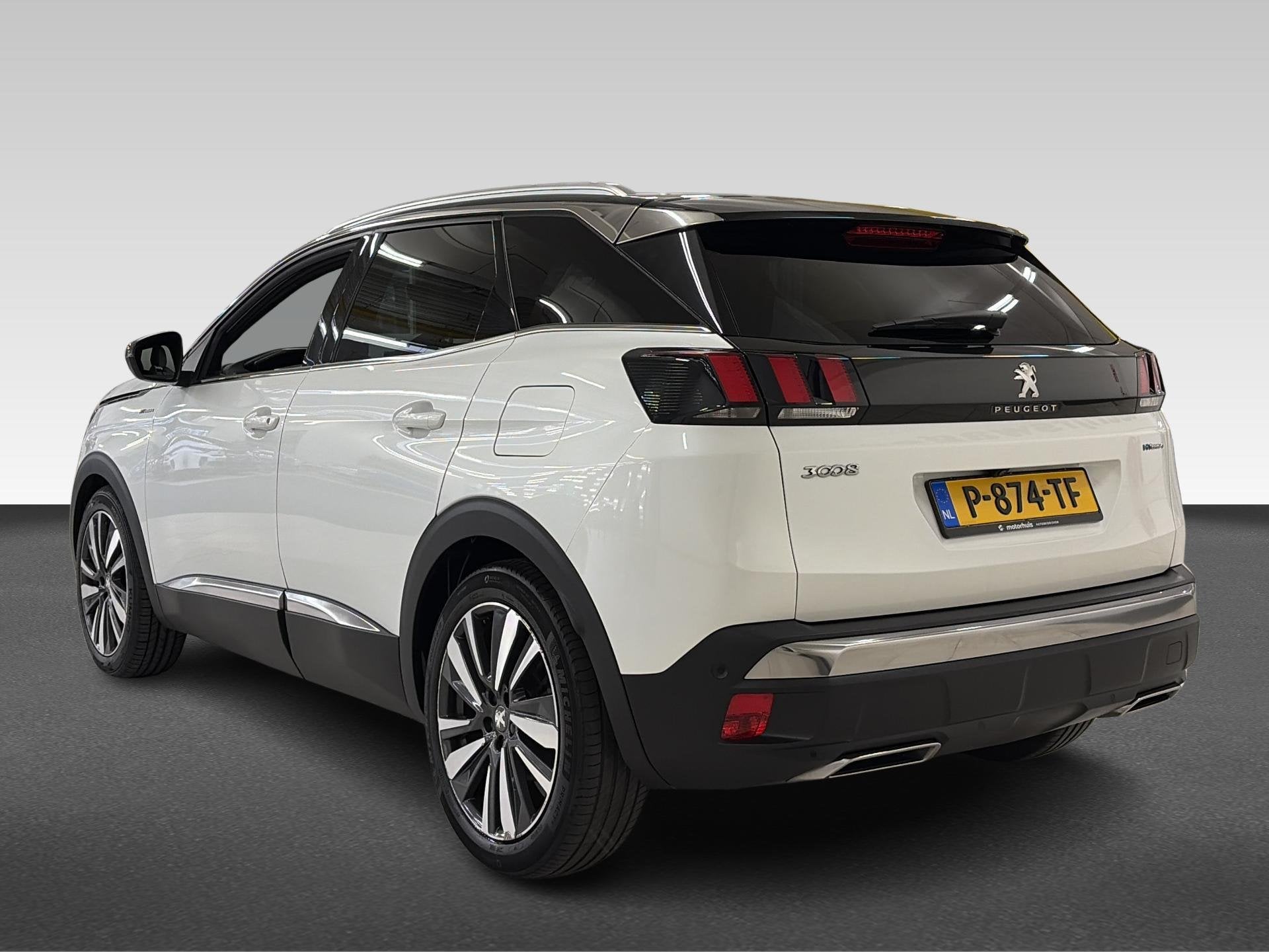Peugeot 3008 1.6 Hybrid4 300 GT Advantage, Auto's, Peugeot, Automaat, Euro 6, 4 cilinders, Wit