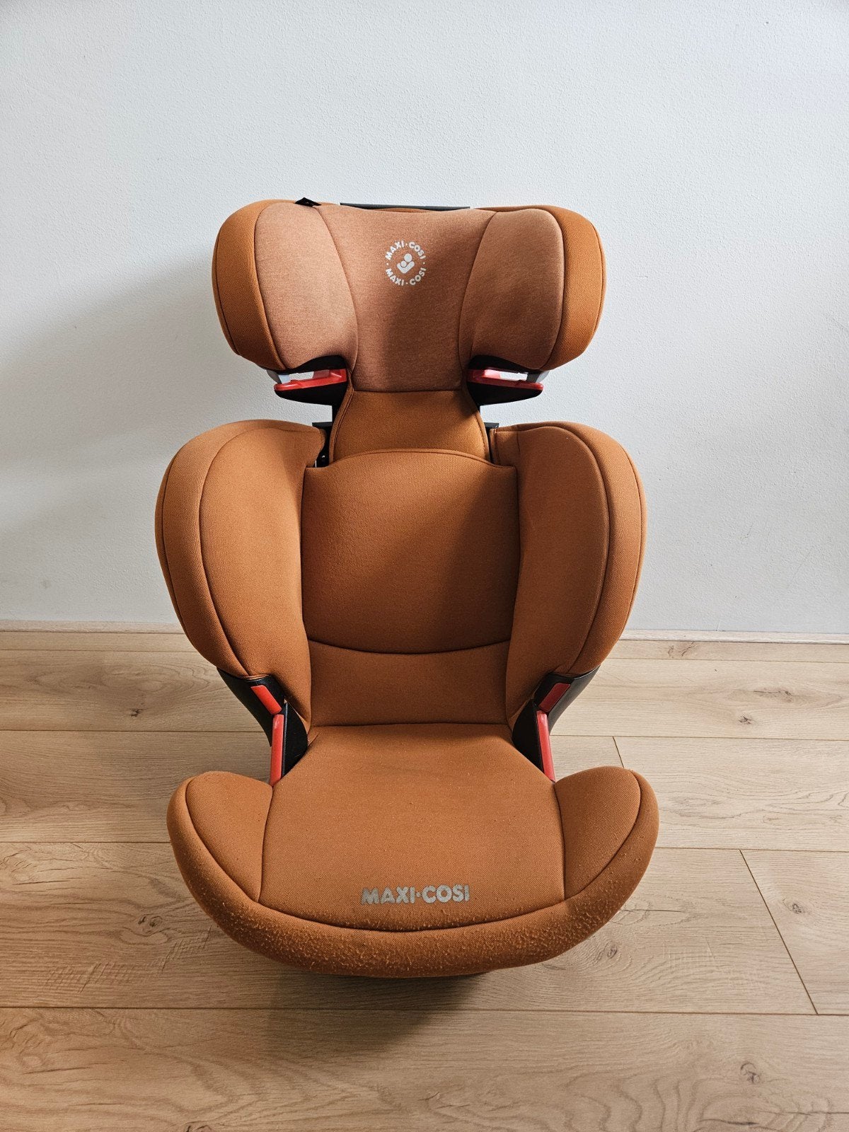 Maxi-Cosi autostoel voor lange kinderen - Bruin, Ophalen, 15 t/m 36 kg, Verstelbare rugleuning, Maxi-Cosi