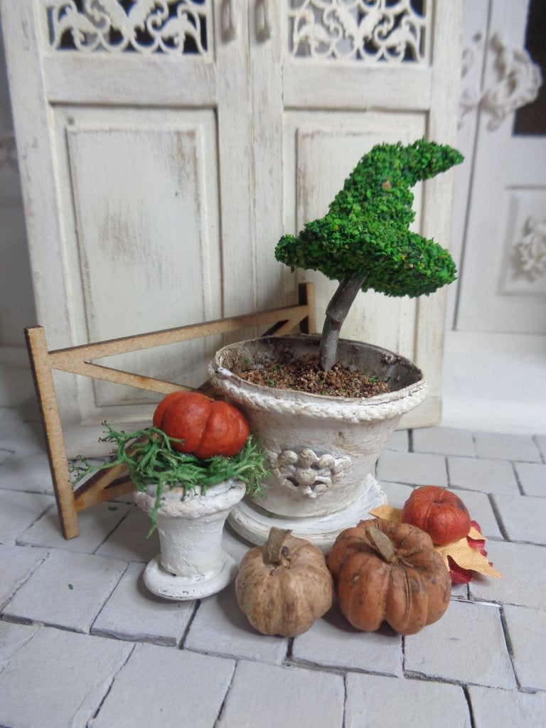 Brocant herfststukje .......Poppenhuis 1:12.. (nr R56), Ophalen of Verzenden, Zo goed als nieuw, Poppenhuis