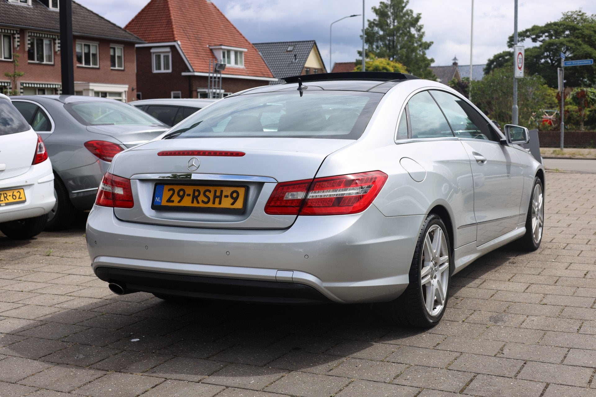 Mercedes-Benz E-Klasse Coupé 250 CGI AVANTGARDE | AUT | PAN, Auto's, Mercedes-Benz, Achterwielaandrijving, Zwart, 4 cilinders
