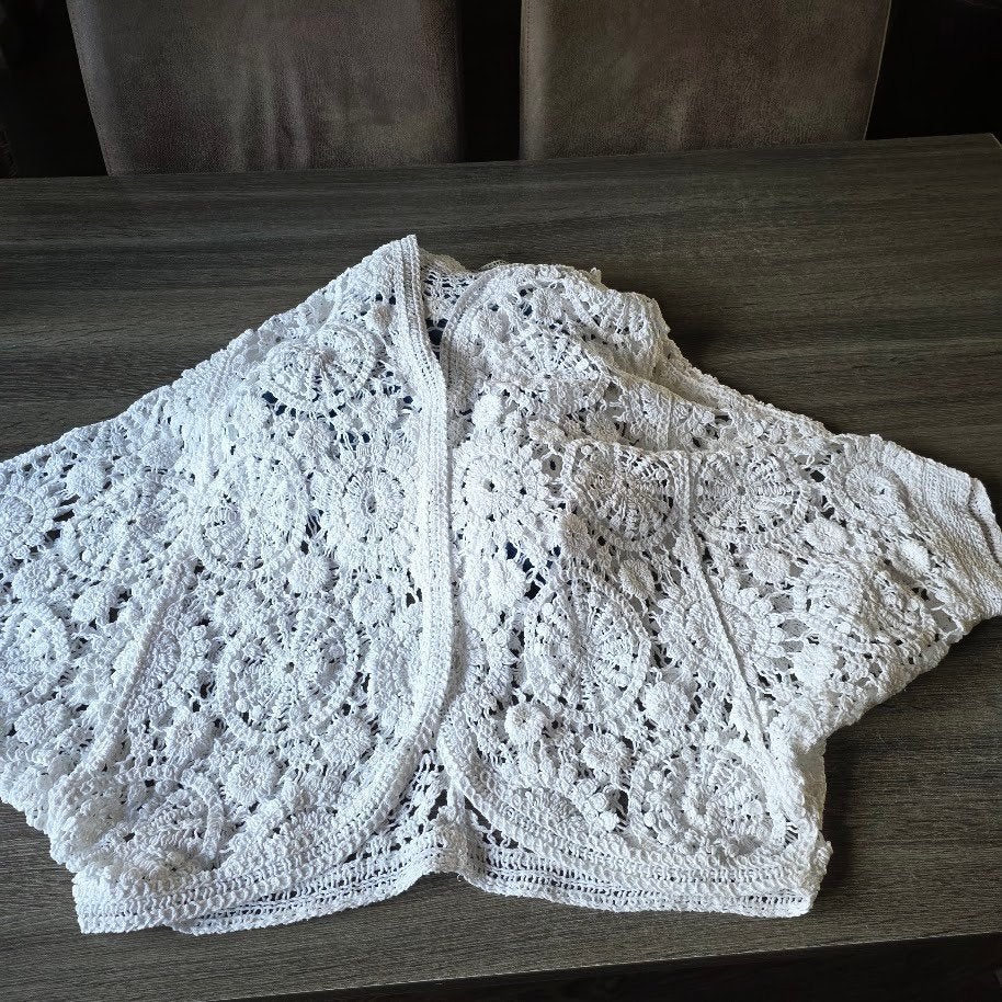 Gehaakt vestje wit - Zo goed als nieuw, Fashion, Wit, Maat 42/44 (L), Ophalen of Verzenden