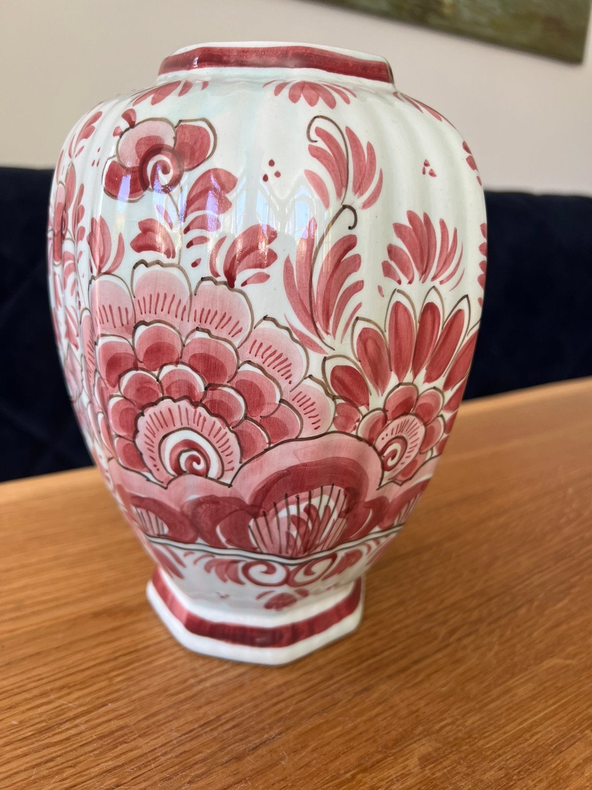 Antieke Delfts Rode Vaas met Rood Bloemenpatroon, Ophalen of Verzenden