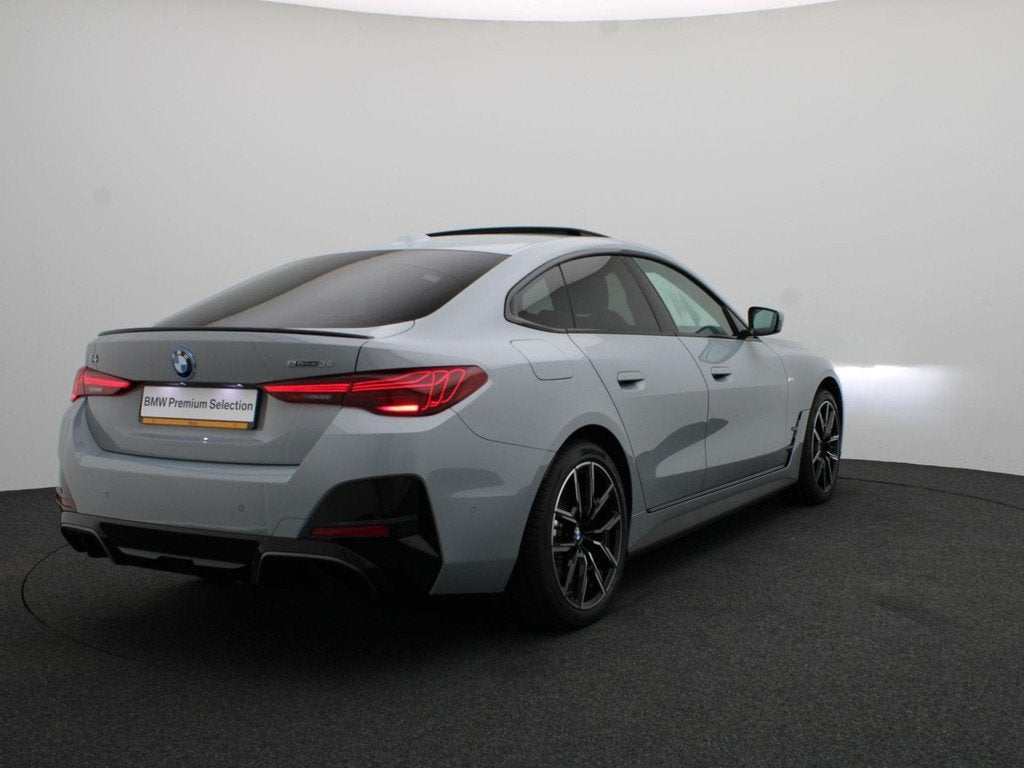 BMW i4 eDrive35 M Sportpakket Pro | Innovation Pack | Comfor, Zwart, Met garantie (alle), 31 min, 286 pk