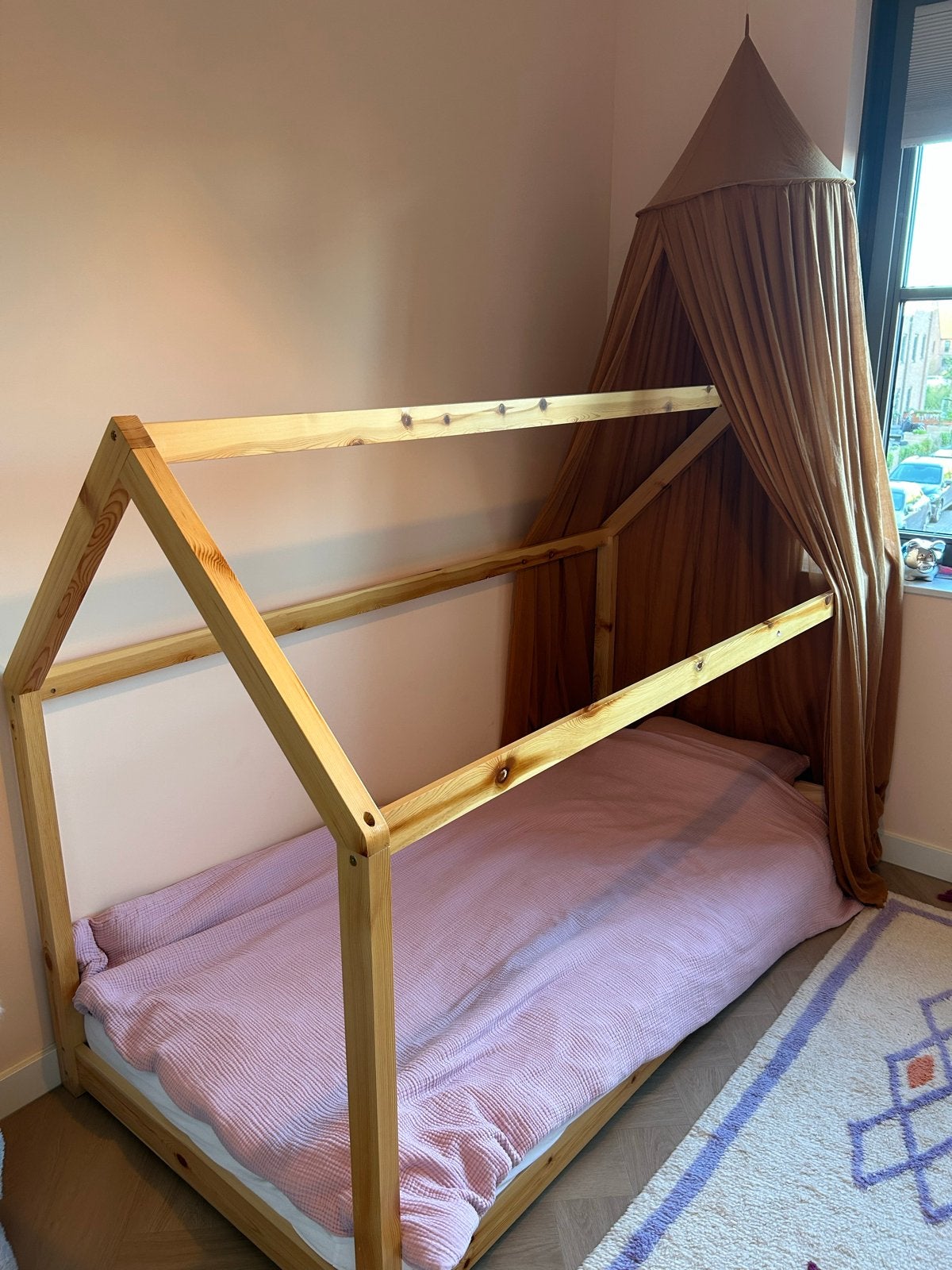 Houten huisbed 90x200 met koudschuim matras, Ophalen, 90 cm, Eenpersoons, Zo goed als nieuw