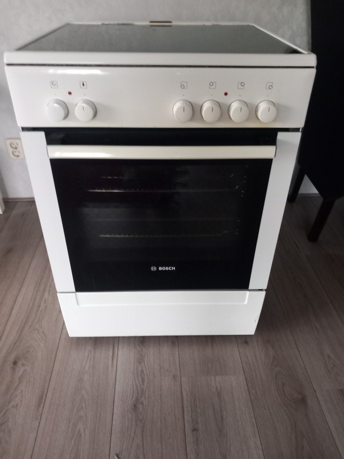 fornuiz Bosch tekoop, Witgoed en Apparatuur, Ophalen, 4 kookzones, 85 tot 90 cm, Elektrisch