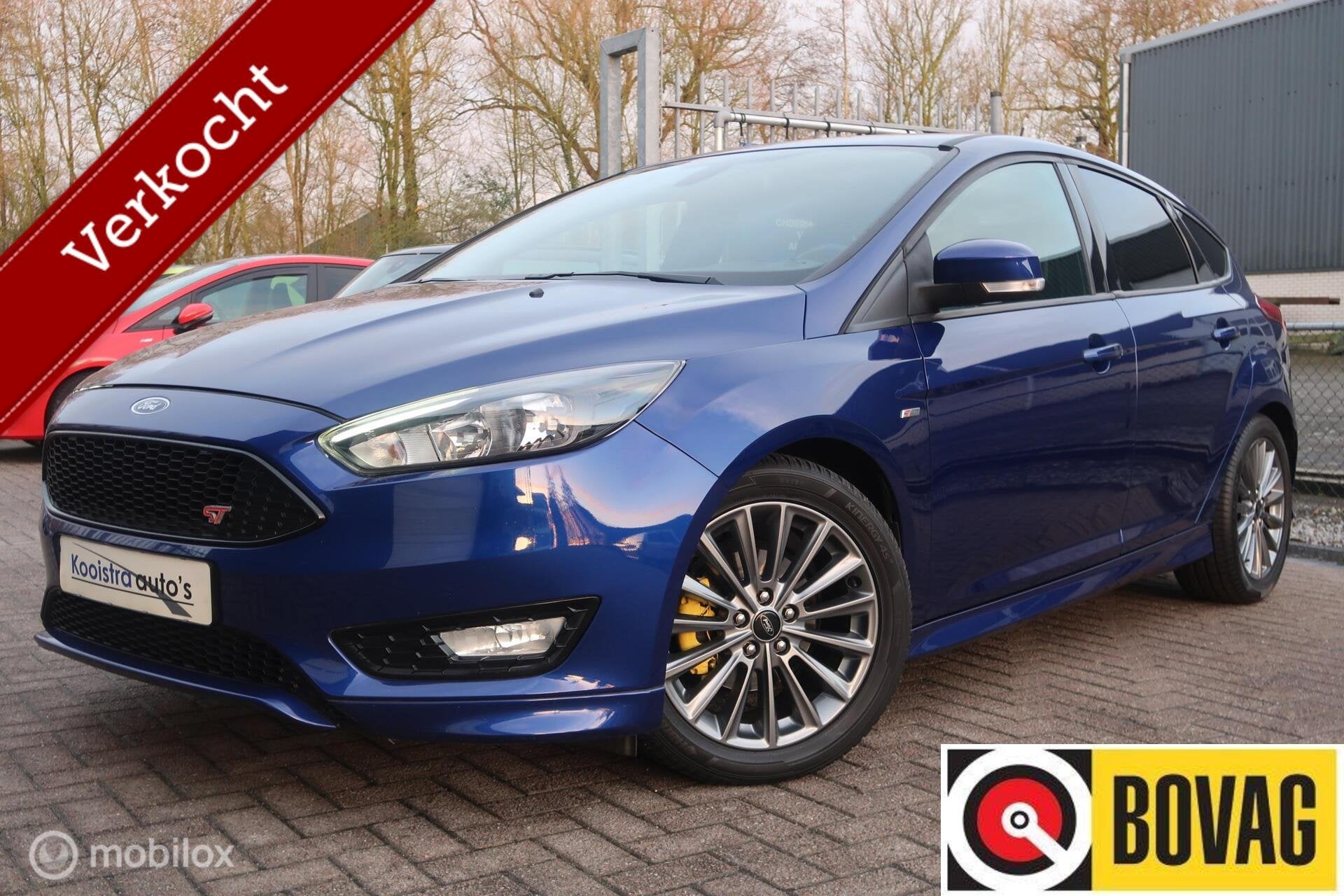 Ford Focus 1.0 EcoBoost ST Line CARPLAY, NAVI, TREKHAAK, Auto's, Gebruikt, Zwart, Blauw, 3 cilinders