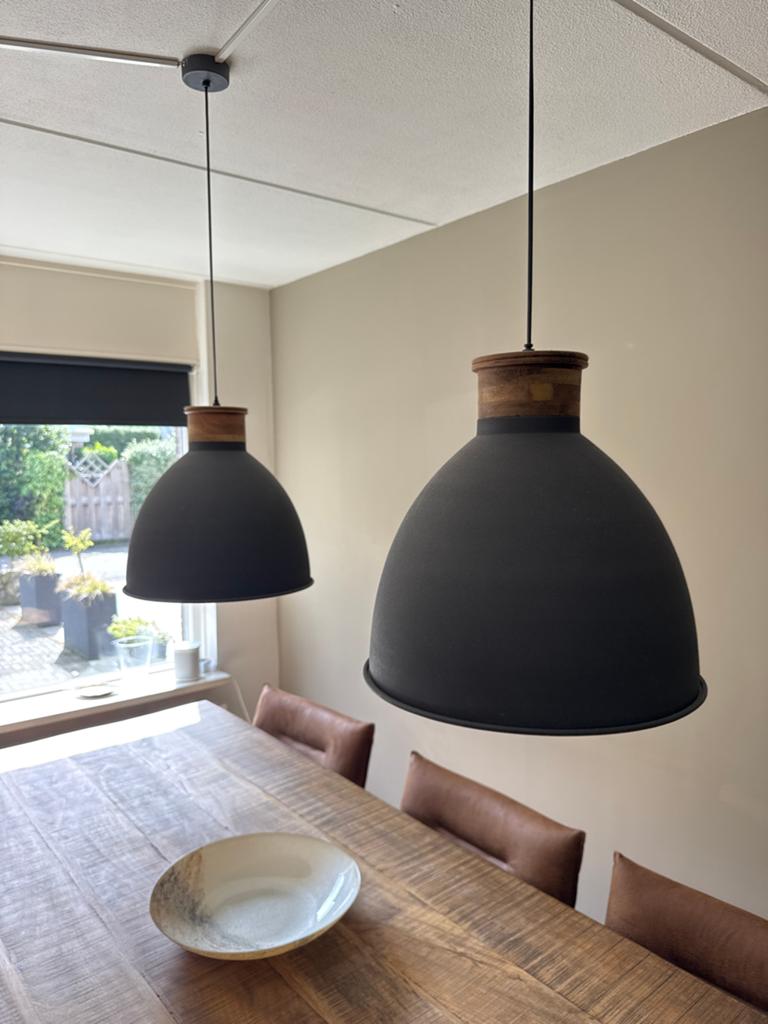Set van 2 industriële hanglampen, Ophalen of Verzenden, Zo goed als nieuw, Hout, 75 cm of meer