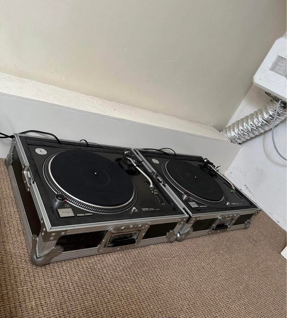 Set Technics SL 1210 MK2 met flightcases, Ophalen of Verzenden, Zo goed als nieuw, Draaitafel, Technics