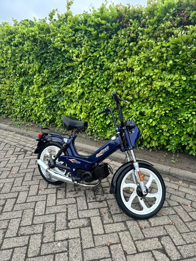 Tomos quadro estart met heel lage km, Ophalen, Maximaal 45 km/u, Zo goed als nieuw, 2 versnellingen