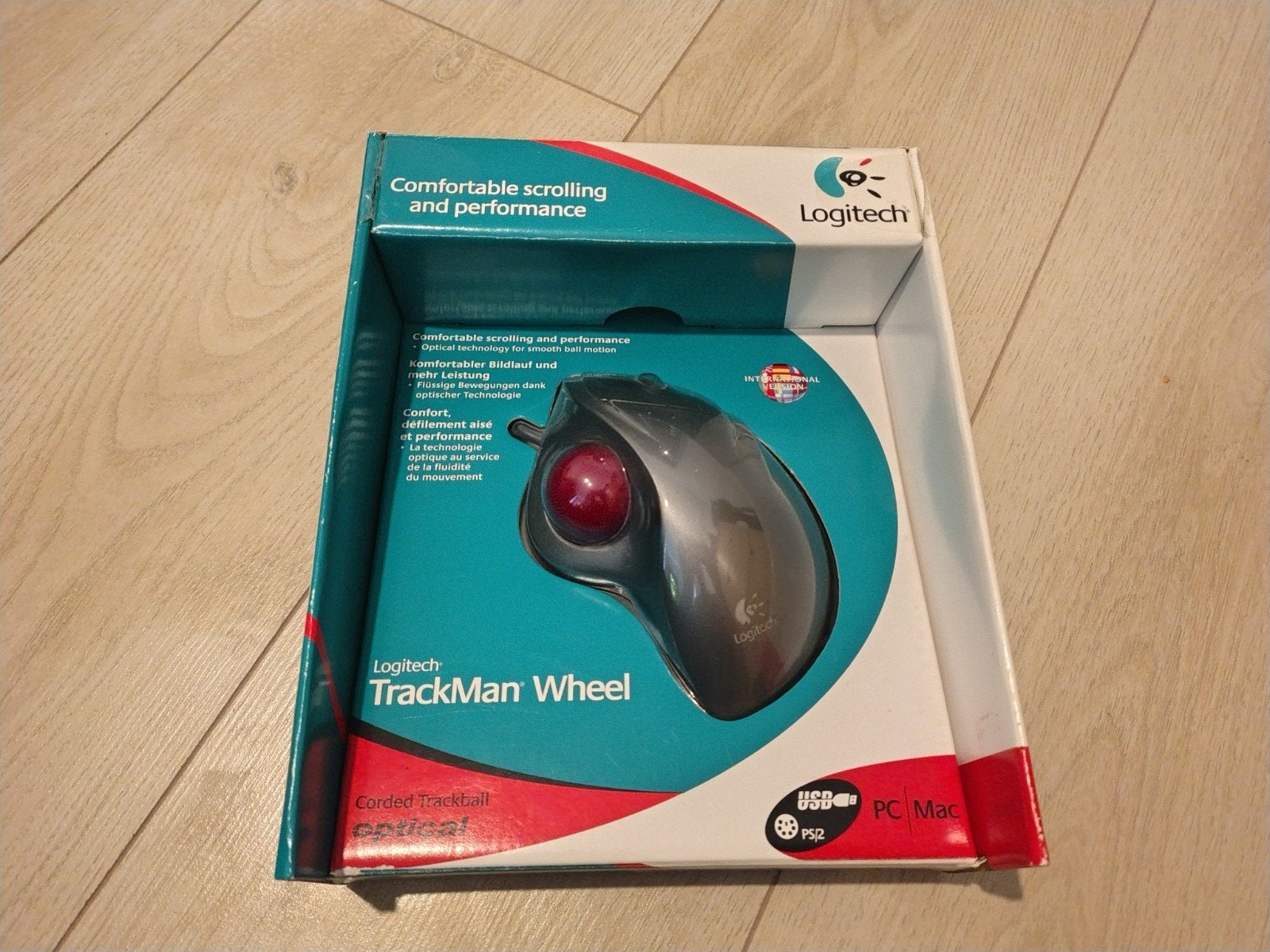 Logitech TrackMan Wheel in orginele verpakking, Ophalen, Rechtshandig, Muis, Gebruikt