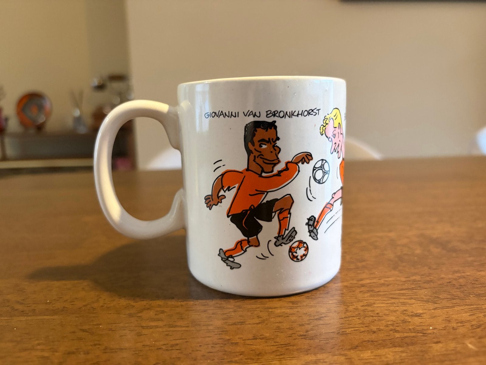 Vintage Oranje WK Mok met Nederlandse Voetbalhelden, Gebruikt, Overige merken, Keramiek, Vintage