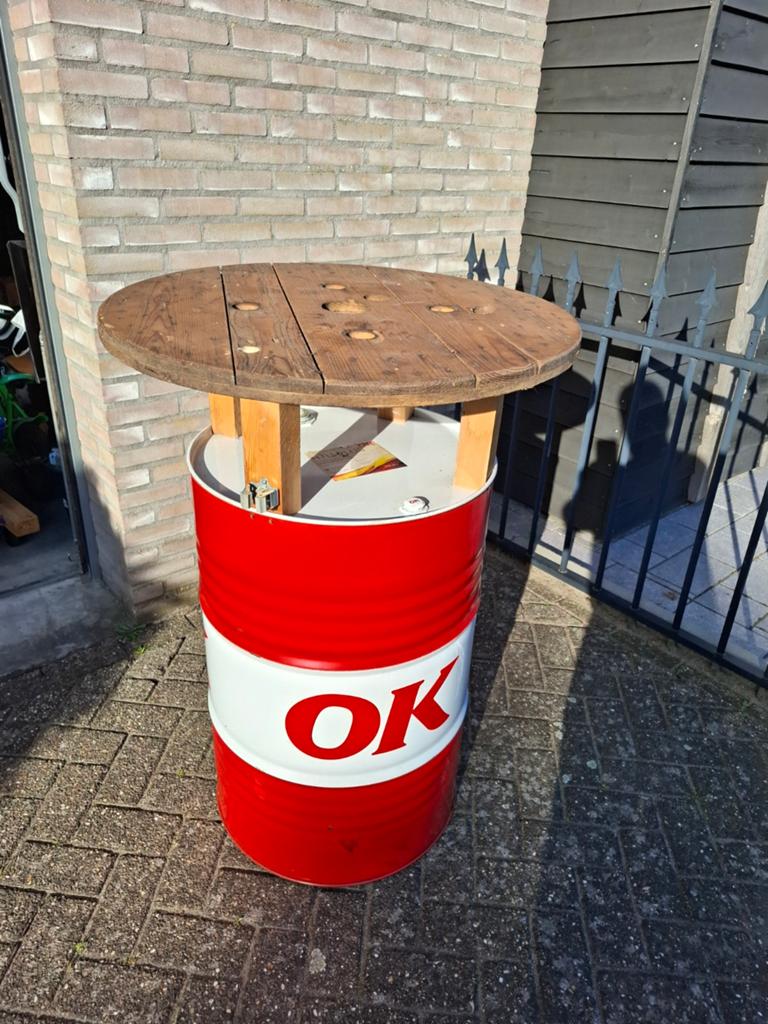 Olievat Statafel parasol, Ophalen
