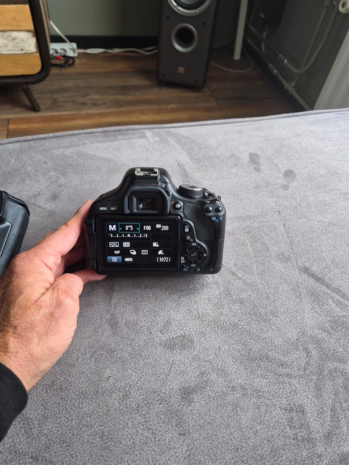 Canon EOS 600D Spiegelreflexcamera met batterijgrip, Audio, Tv en Foto, Fotocamera's Digitaal, Gebruikt, Spiegelreflex, Ingebouwde flitser