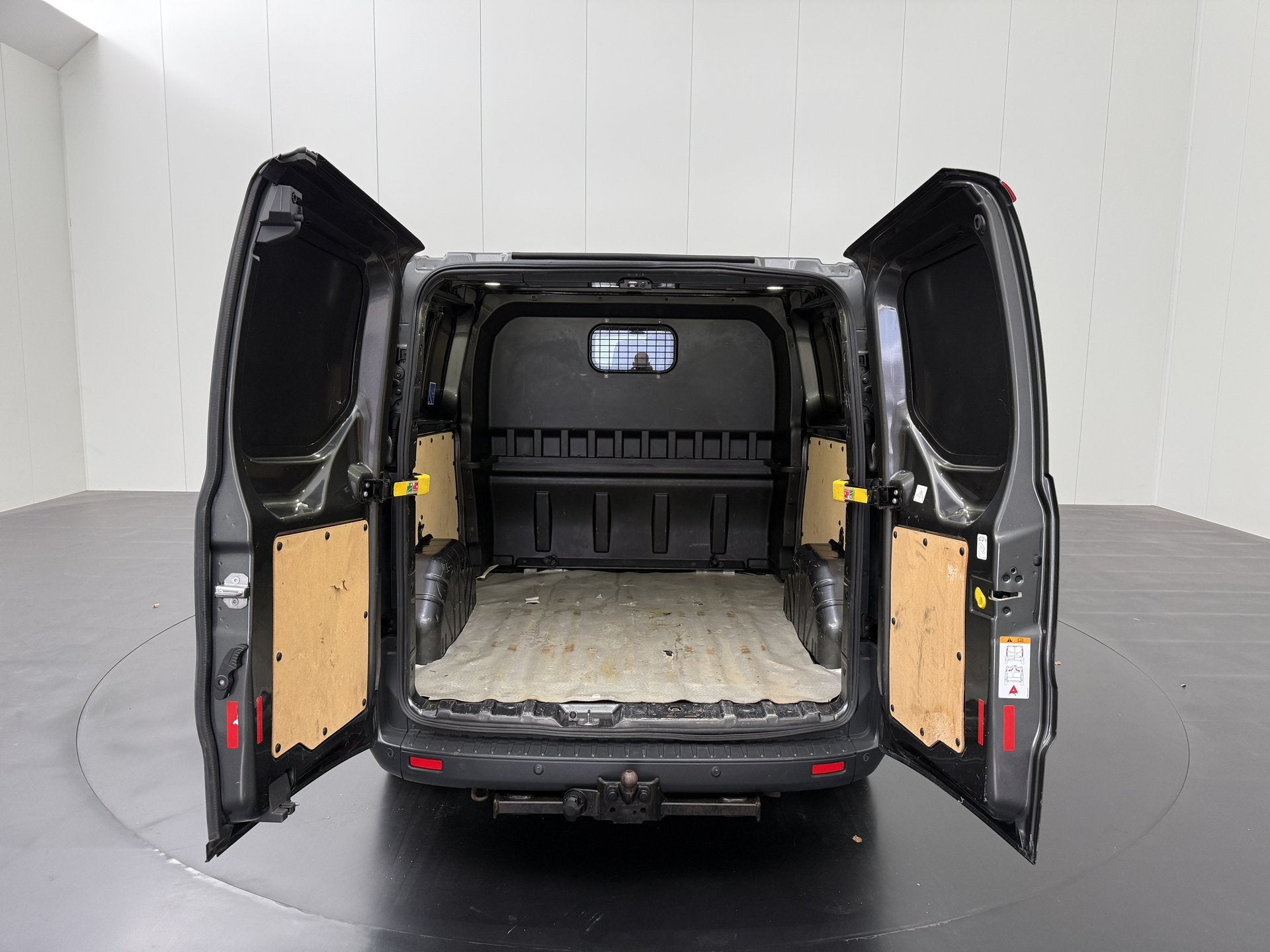 Ford Transit Custom 2.0TDCI L2H1 Ambiente | Achterdeuren | A, Voorwielaandrijving, Euro 6, 4 cilinders, Multifunctioneel stuurwiel