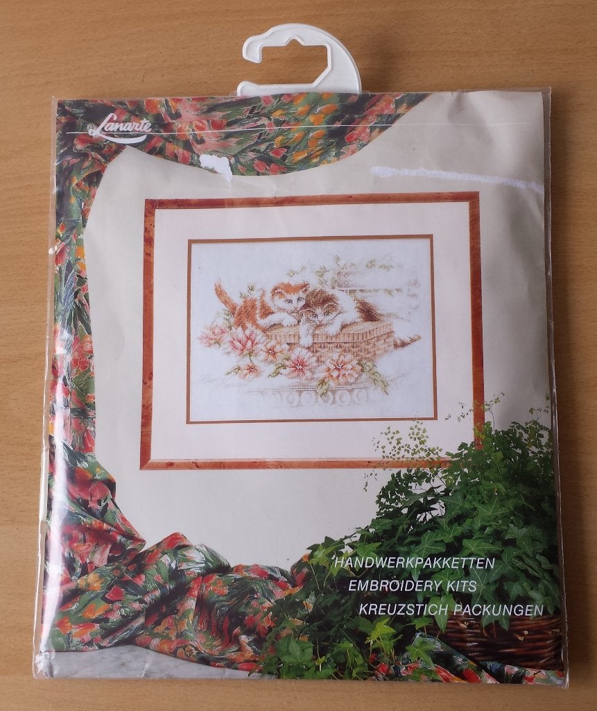 2 Katten tussen Bloemen Pakket - Lanarte, Ophalen of Verzenden, Zo goed als nieuw, Handborduren, Nvt