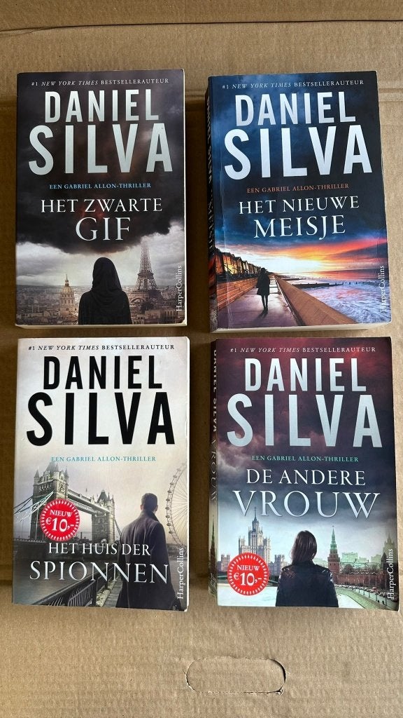 Boek: Daniel Silva - 4 stuks, Boeken, Ophalen of Verzenden, Zo goed als nieuw