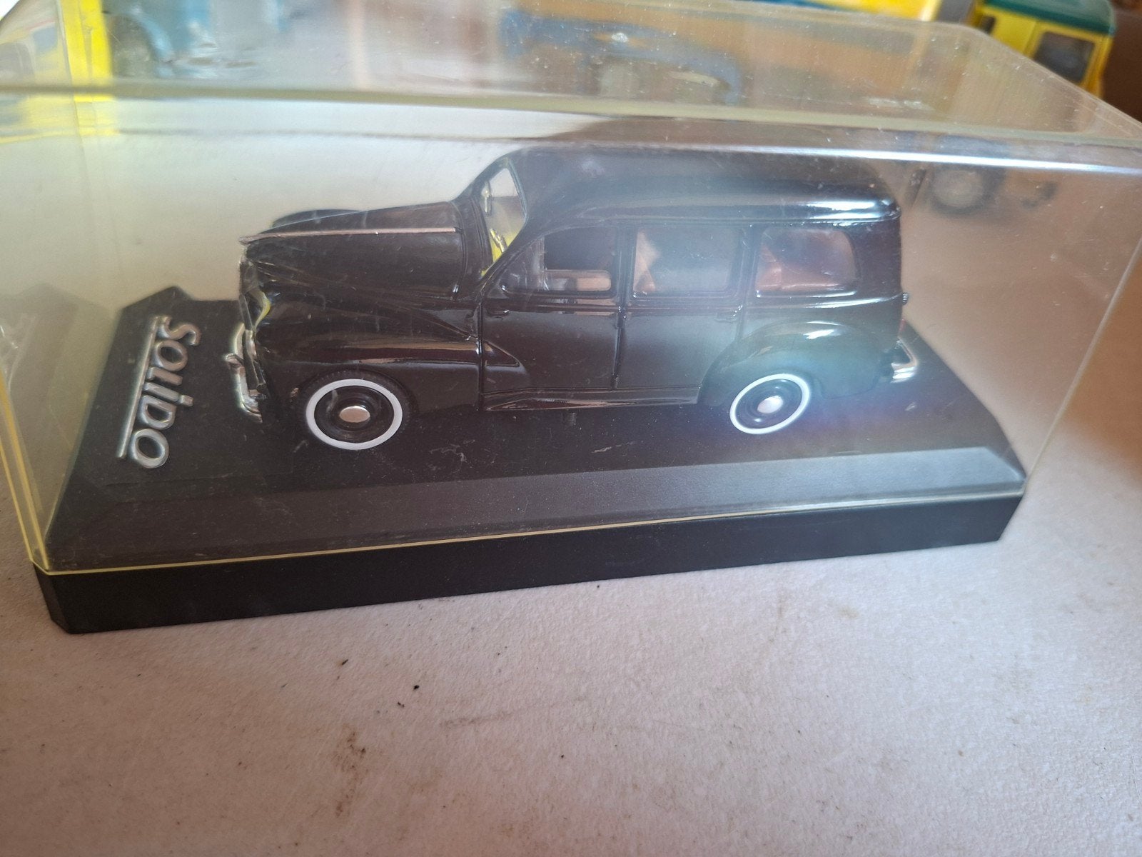 Solido Miniatuur Auto - Zwart, in originele doos, Ophalen of Verzenden
