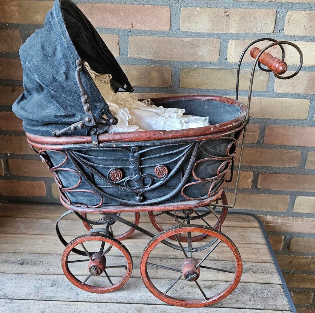 Kinderwagen met pop, Ophalen of Verzenden