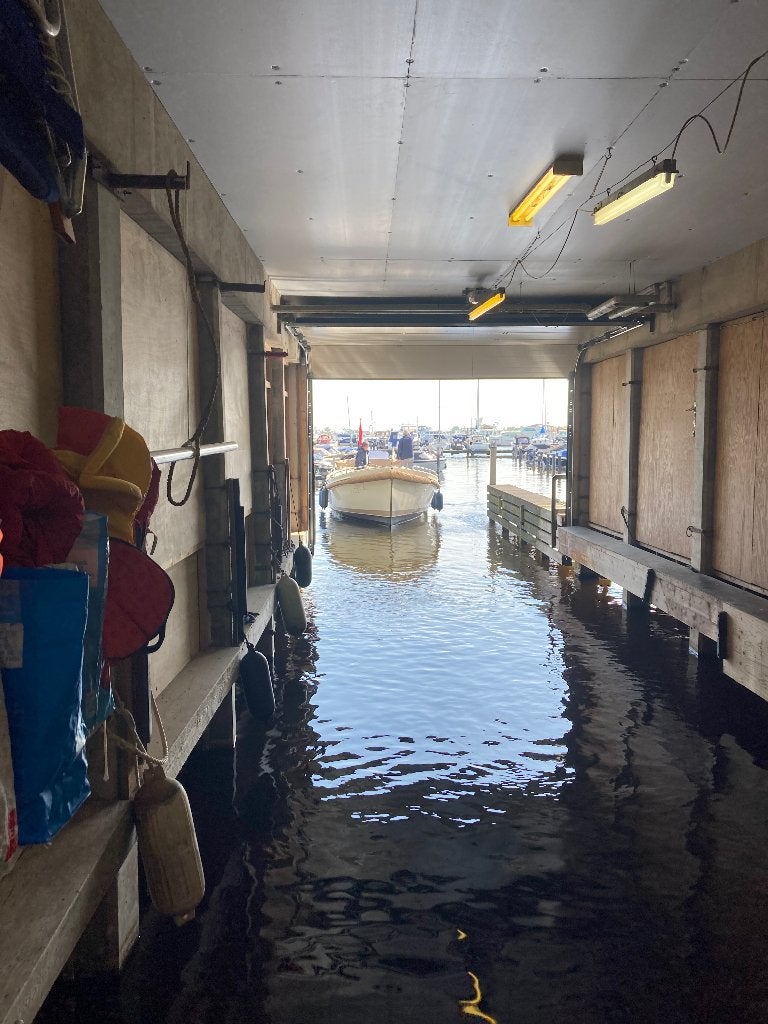 Overdekte ligplaats Braassemmermeer, Watersport en Boten, Ligplaatsen, Herfst, Binnen