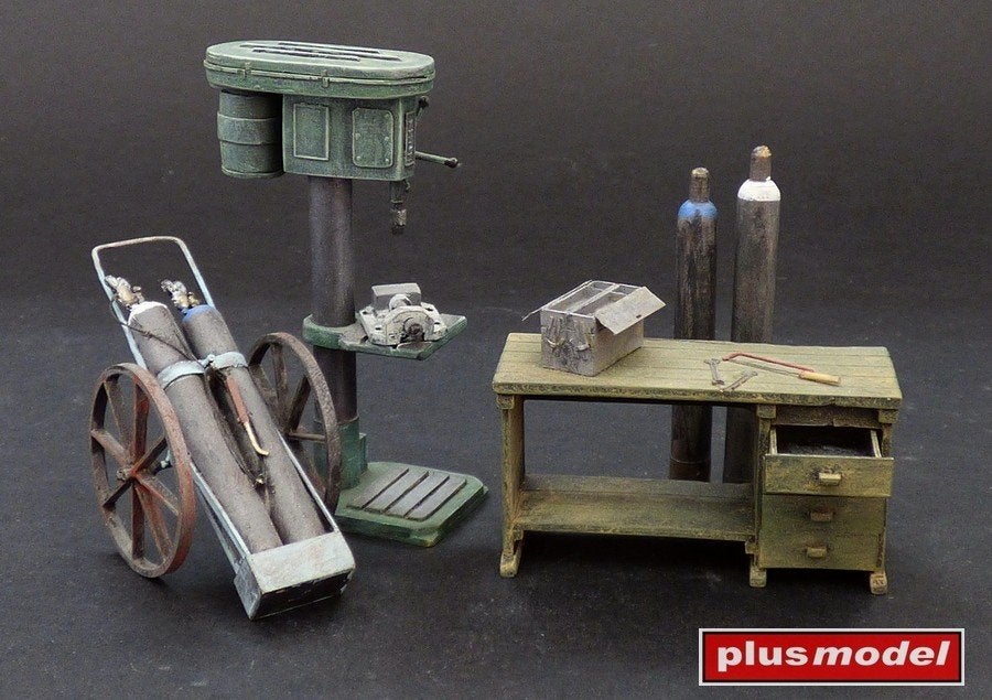Plusmodel 1:35 Workshop equipment - resin & PE 'bagged', Ophalen of Verzenden, Zo goed als nieuw, 1:35 tot 1:50, Diorama