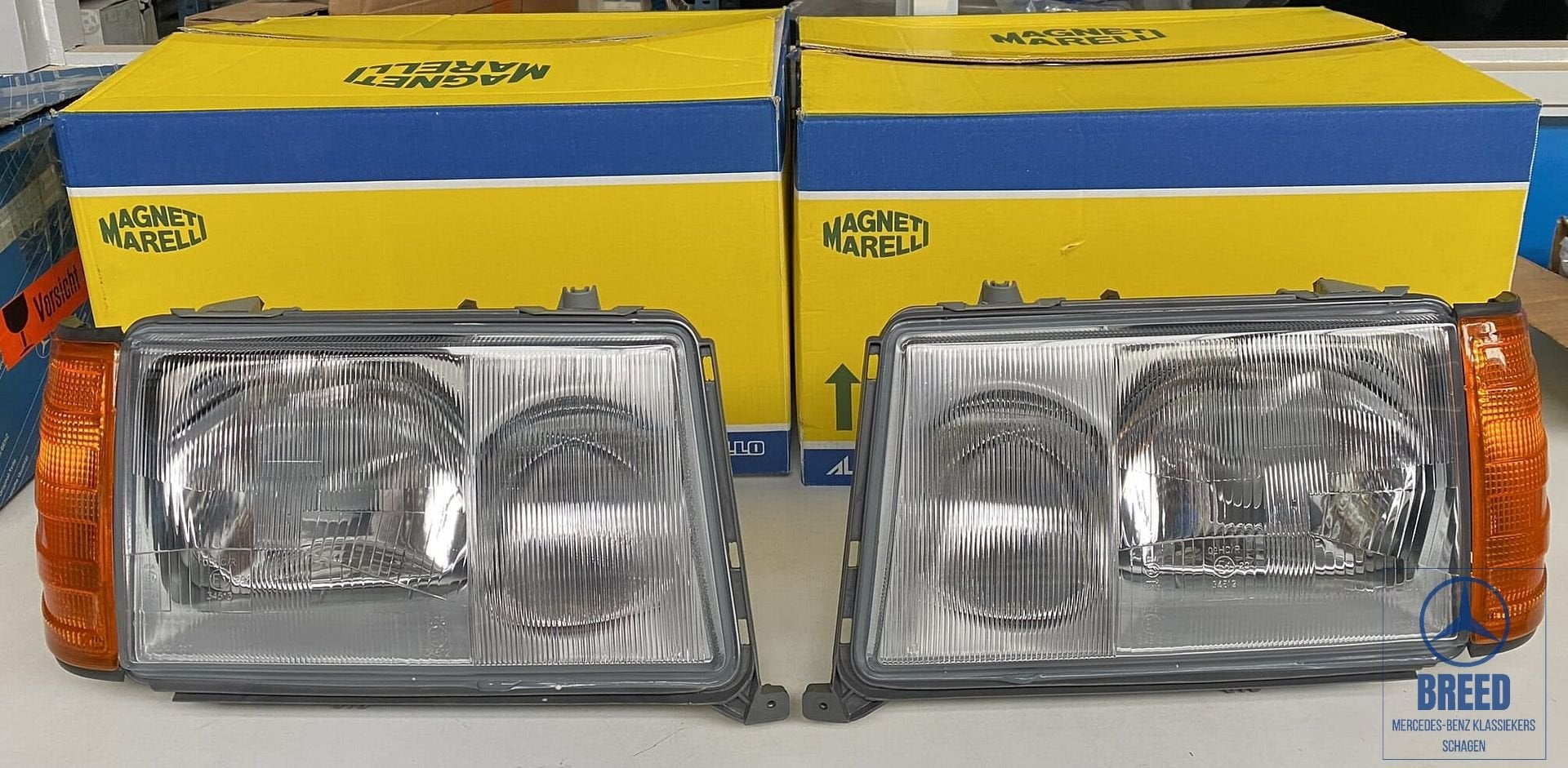 NOS set koplampen Bosch L+R voor Mercedes-Benz W124 Mopf 1, -, Nieuw, Ophalen of Verzenden, -