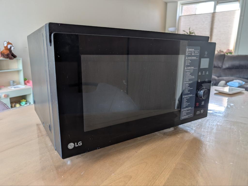 LG Combimagnetron - Zo goed als nieuw, Ophalen, Combimagnetron, Gebruikt, Hete lucht