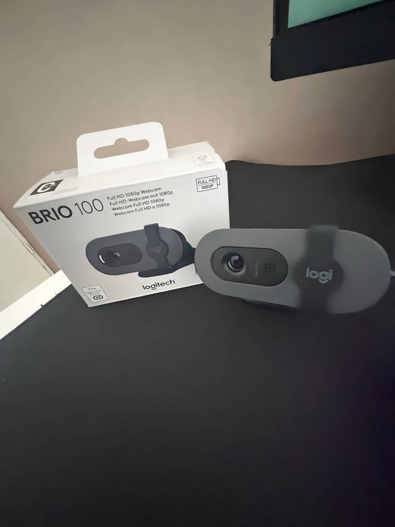 Logitech Brio 100 Full HD Webcam - Zo goed als nieuw, Computers en Software, Webcams, Ophalen of Verzenden, Zo goed als nieuw