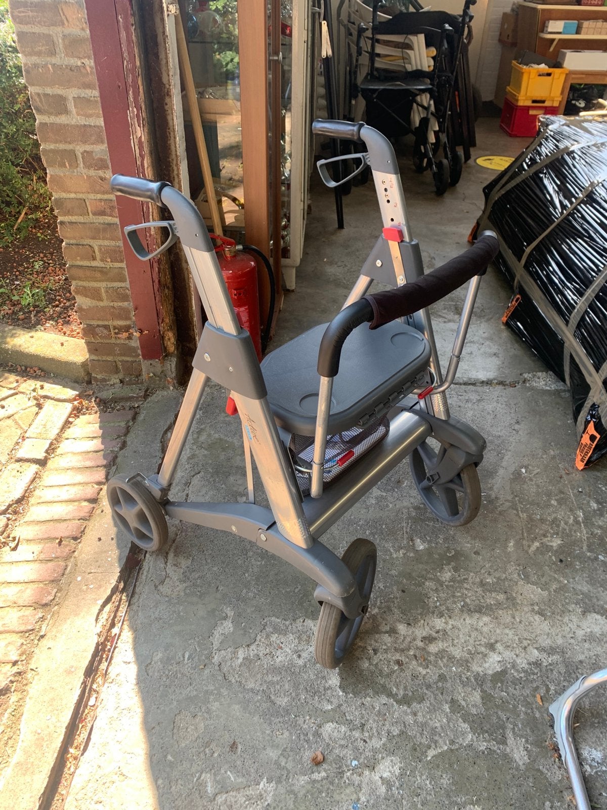 ROLLATOR active Rollator met extra rugsteun voor zitten, Diversen, Verzenden, Zo goed als nieuw