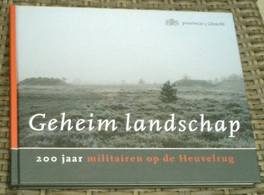 200 jaar militairen op de Heuvelrug.Kees Volkers.9076092419., Ophalen of Verzenden, Zo goed als nieuw