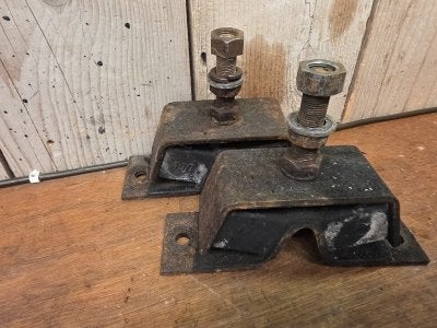 Motorsteunen Yanmar 100 set van 2, Niet ingevuld, Gebruikt, Niet ingevuld, Niet ingevuld