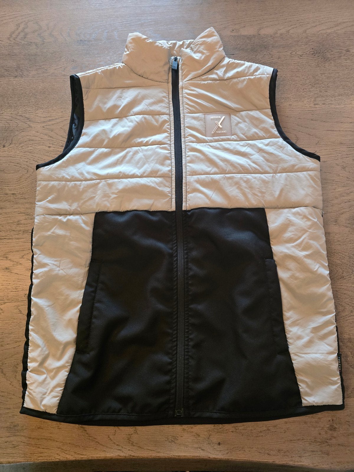 Bodywarmer Retour-Touzani - Beige/Zwart - Maat 164, Ophalen of Verzenden, Zo goed als nieuw, Jongen, Retour