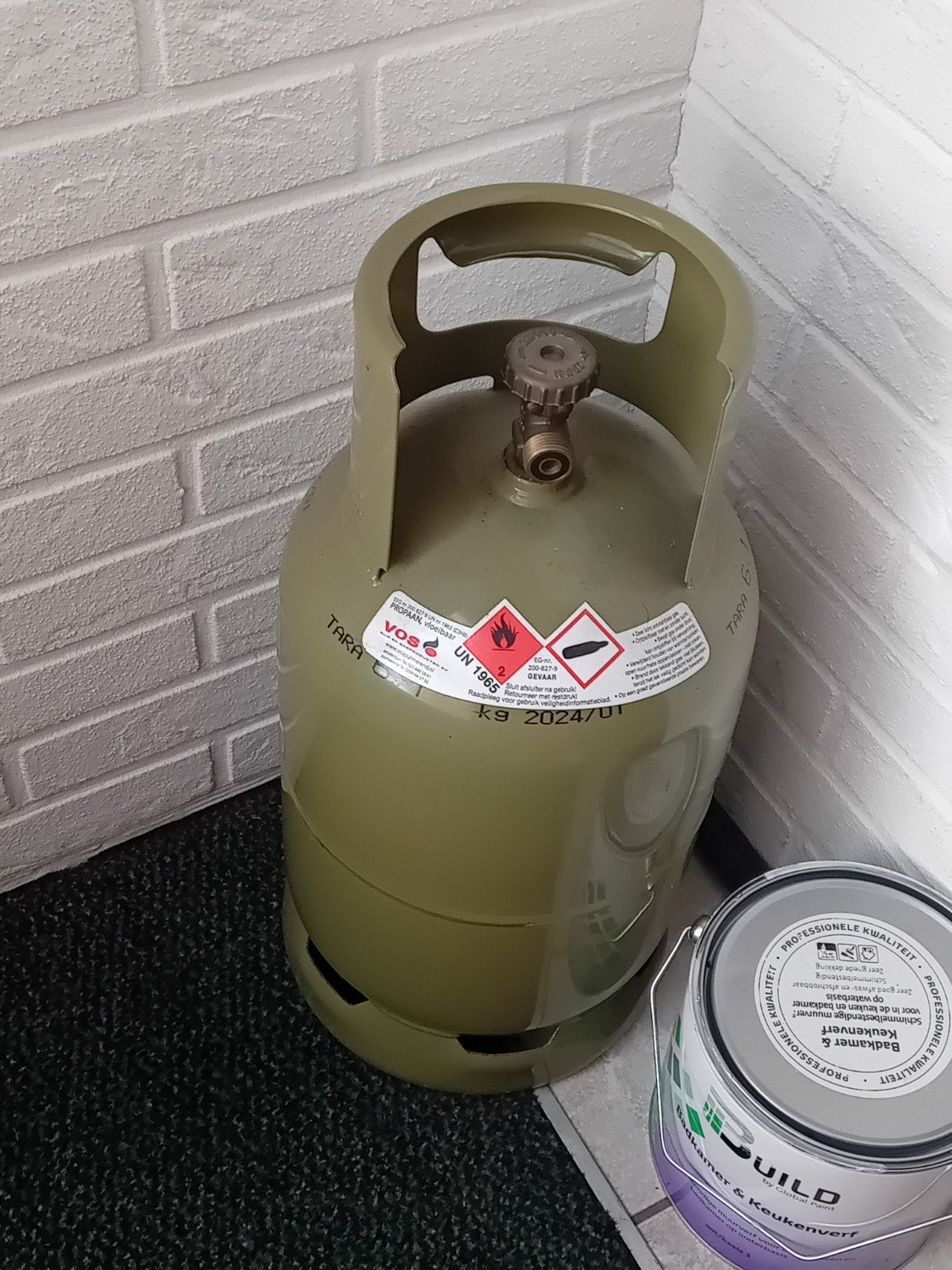 Gasfles met gas, vol, Ophalen