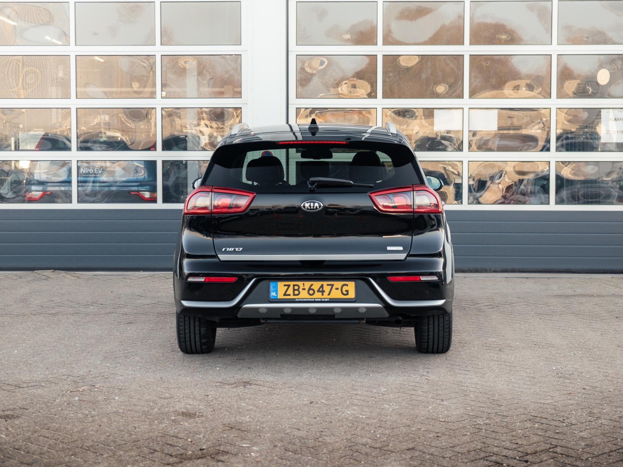 Foto 7 van Kia Niro 1.6 GDi Hybrid ExecutiveLine l lederen bekleding l