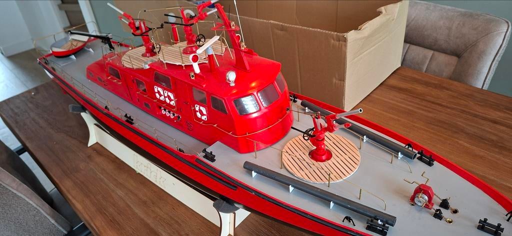 Düsseldorf brandweer boot Robbe, Ophalen, Gebruikt, Groter dan 1:32, Overige merken