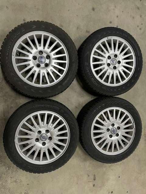 Velgenset Volvo S/V40 3e generatie vanaf 2009, Auto-onderdelen, Gebruikt, 16 inch, Banden en Velgen, Niet ingevuld