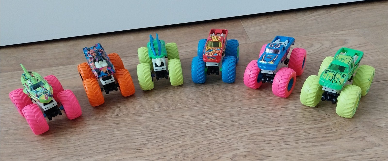 Hotwheels monstertruck s, glow in dark, Ophalen of Verzenden, Gebruikt