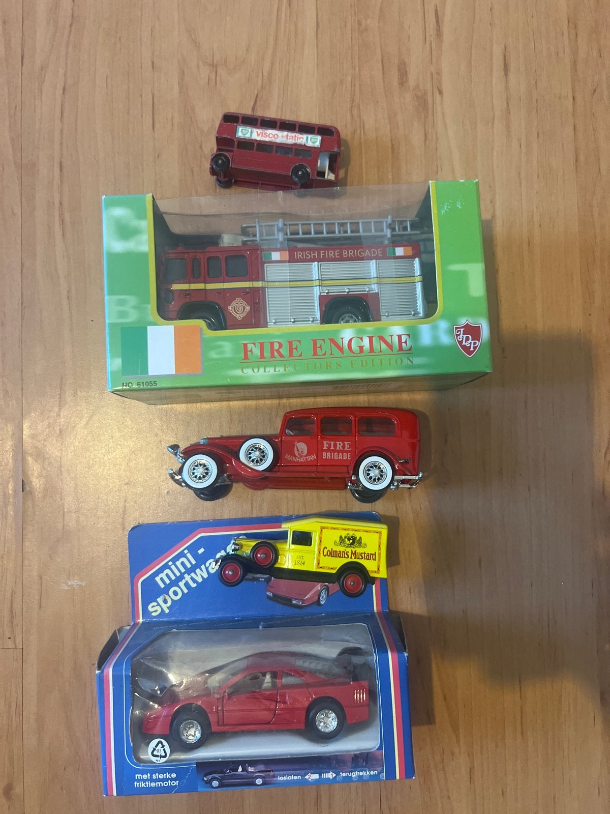 Verzameling van 5 diverse modelauto's en een bus, Overige merken, Gebruikt, Auto, 1:32 tot 1:50
