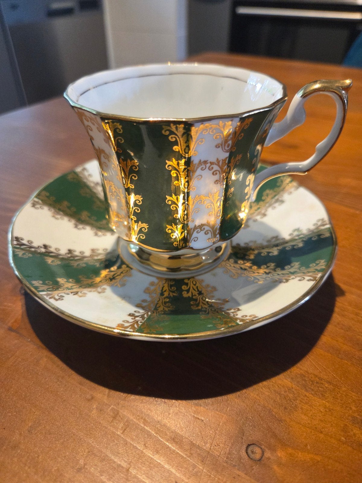 Elizabethan Fine Bone China kop en schotel, Ophalen