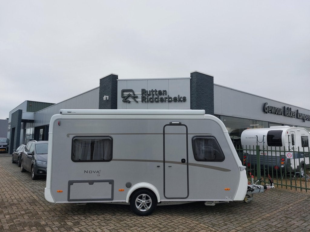 Eriba Nova Light 465, Caravans en Kamperen, Standaardzit, Bedrijf, 4 tot 5 meter, Eriba
