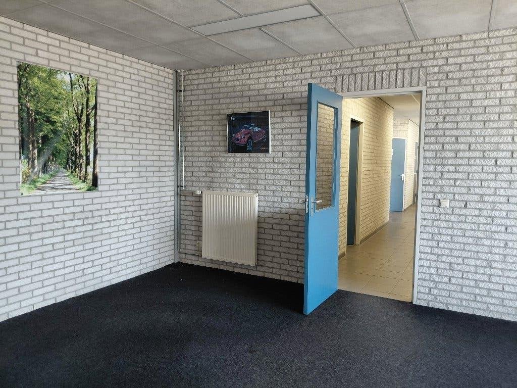 Kantoorruimte te huur aangeboden., 150 m², Huur, Kantoorruimte