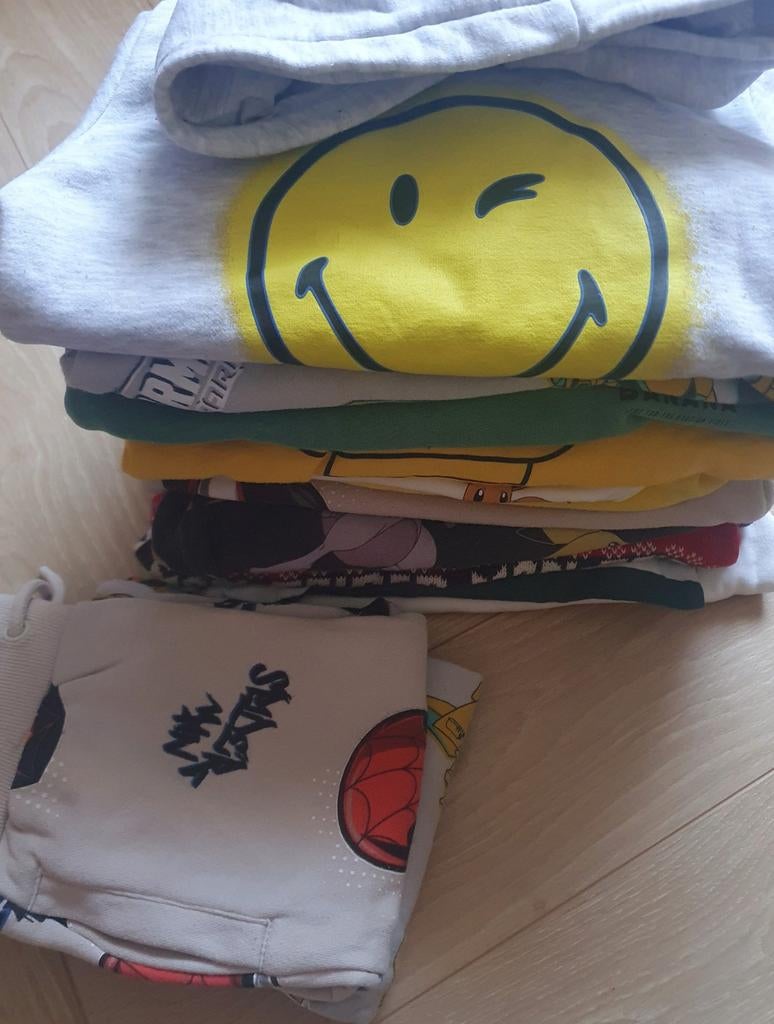 BIJNA GRATIS! Pakket hoodies truien actiefiguren 110 jongen, Ophalen of Verzenden, Gebruikt, Maat 110