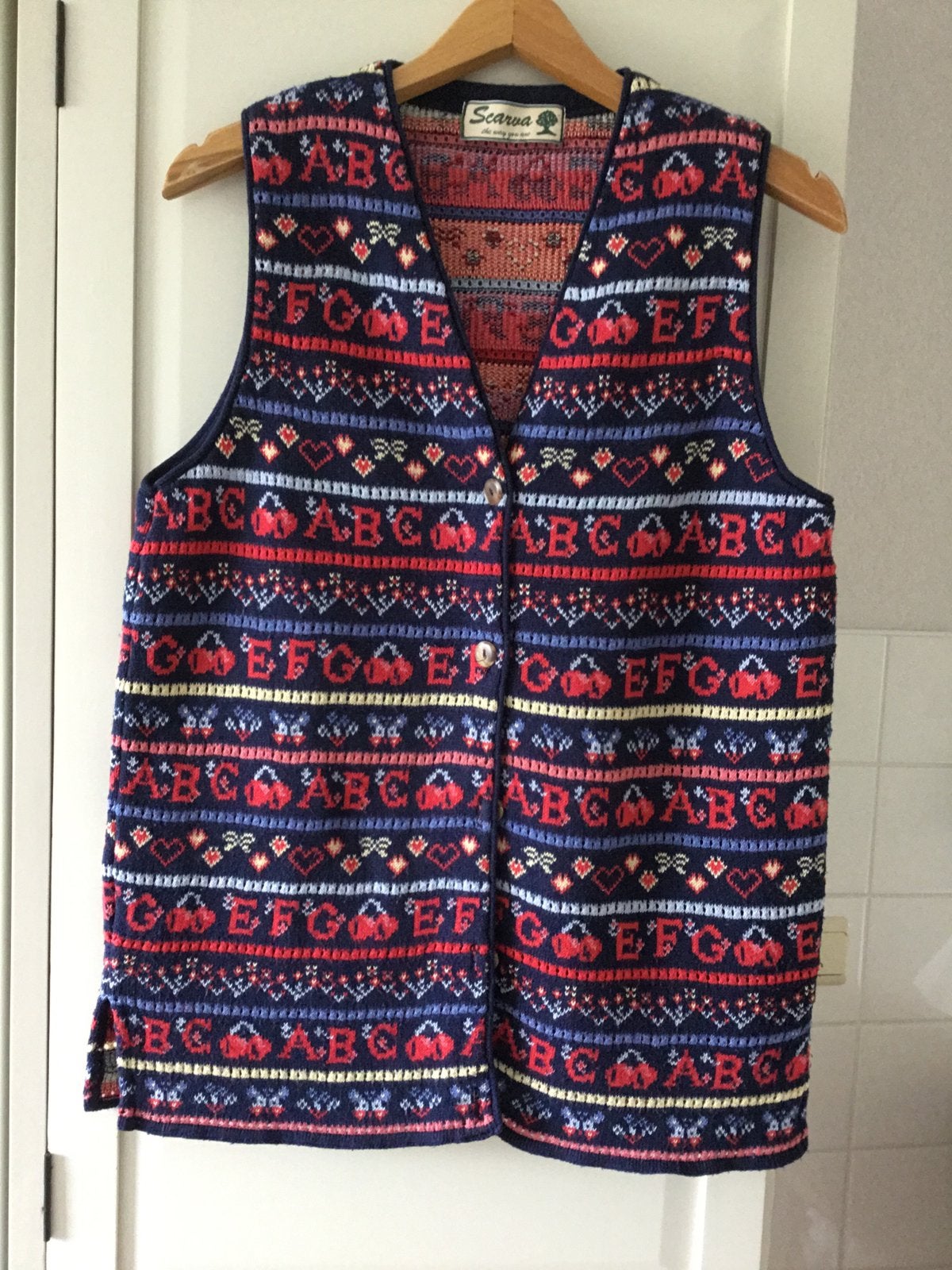 Leuk met vele kleuren mouwloos vest van SCARVA, Ophalen of Verzenden, Zo goed als nieuw, Maat 38/40 (M)