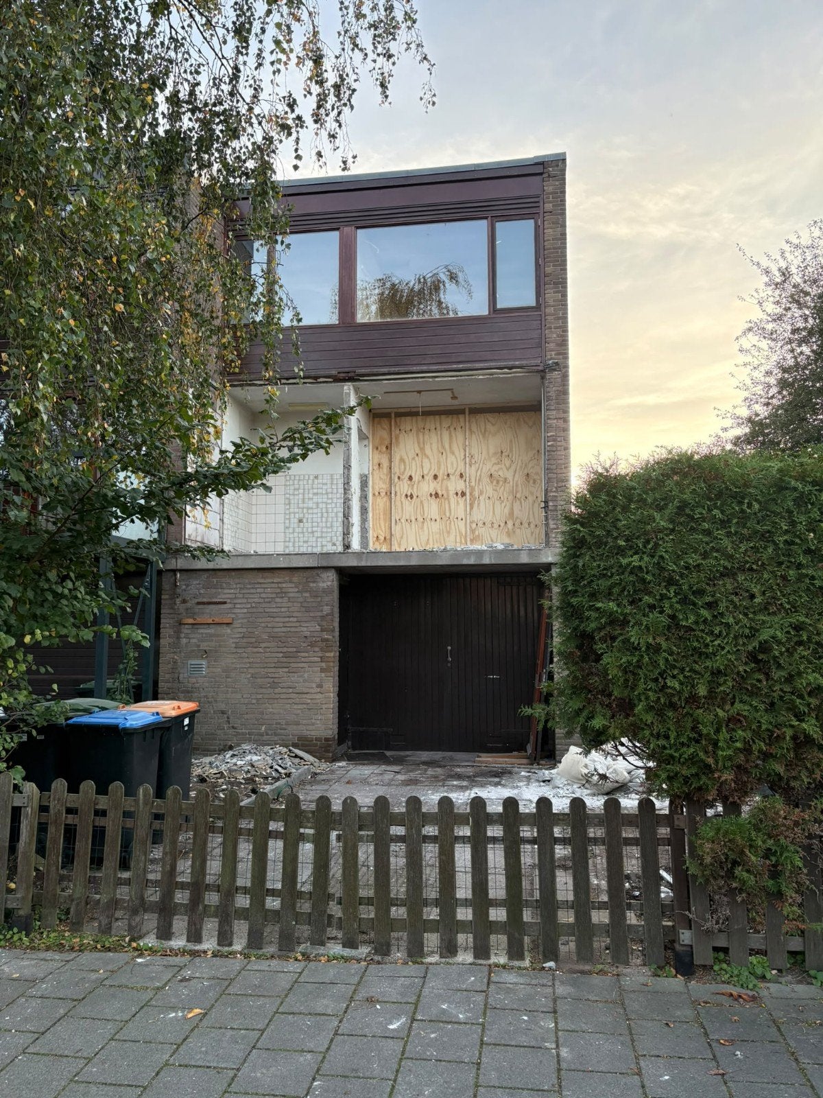 Gratis zware hardhouten garage deuren met sloten, Ophalen, Gebruikt, 120 cm of meer, Garagedeur
