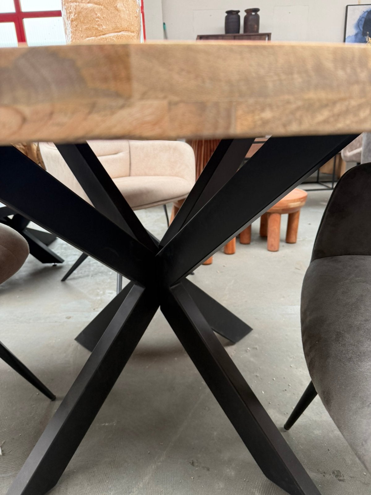 Magazijn leegverkoop ronde eettafel mangohout matrix zwart, Hout, Nieuw, Ophalen of Verzenden, Info@wkhome.nl