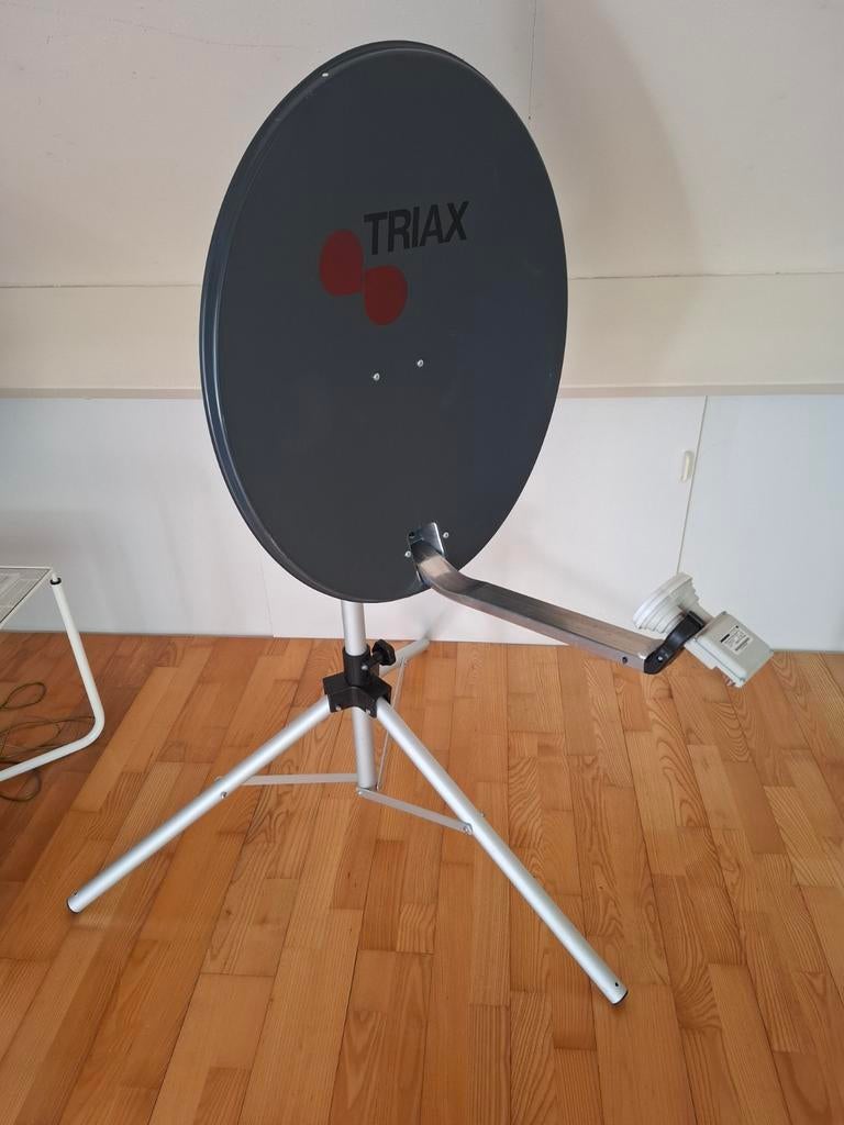 Schotel antenne met statief en MZ-101 + DUO blok LNB, Ophalen, Overige merken