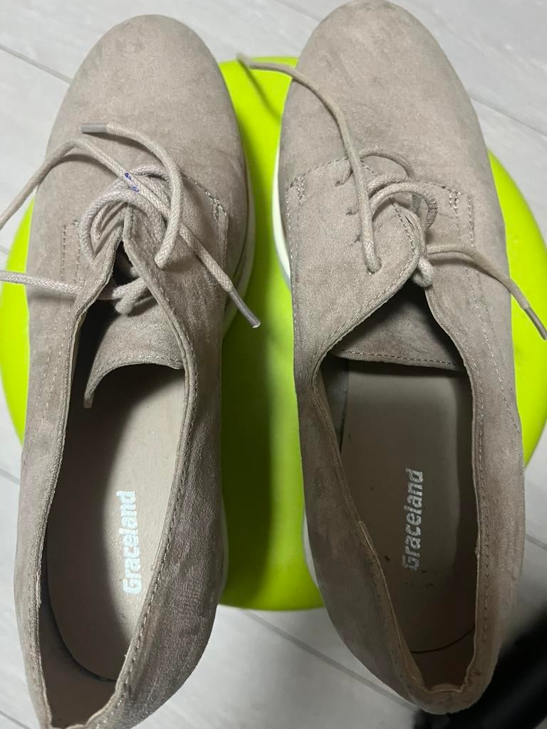 Schoenen, Ophalen of Verzenden, Grijs, Sneakers of Gympen, Zo goed als nieuw