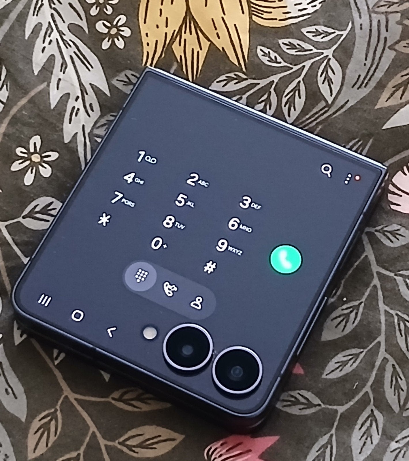 Foto 9 van Samsung Galaxy Z Flip8 – zo goed als nieuw – 2x opgeladen